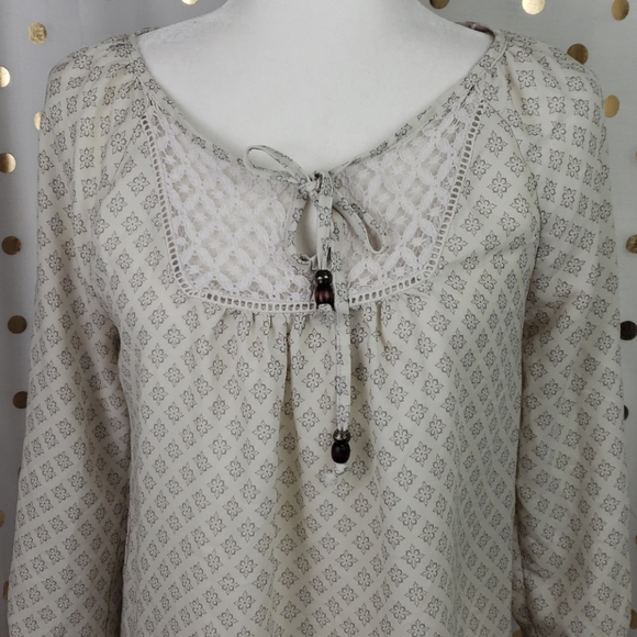 Rewind Ivory Crocheted Top - Picture 2 of 11